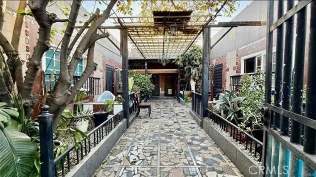Detail Gallery Image 4 of 6 For 2949 S Harcourt Ave, Los Angeles,  CA 90016 - – Beds | – Baths