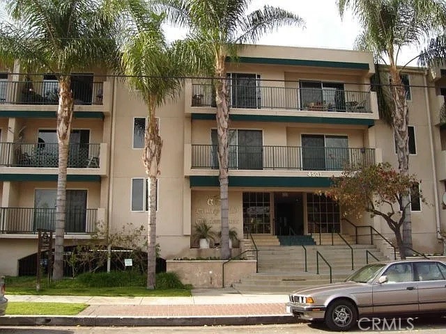 4501 Cedros Avenue, Sherman Oaks CA: https://media.crmls.org/medias/9c69b445-4571-4a77-90a2-24016f38b8f4.jpg