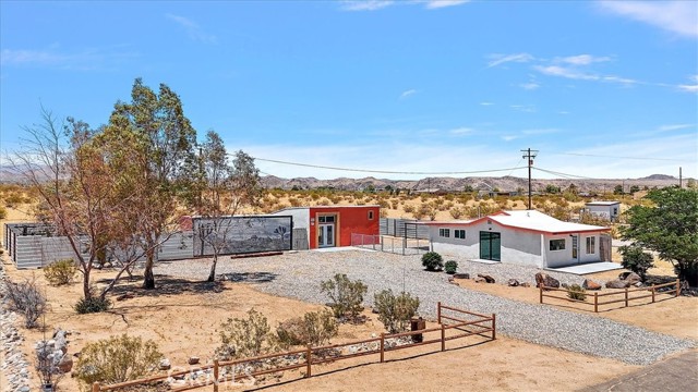 Detail Gallery Image 5 of 40 For 4984 1st St, Joshua Tree,  CA 92252 - 3 Beds | 2 Baths