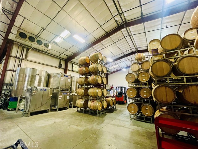 178 Suburban Road, San Luis Obispo, California 93401, ,Commercial Lease,For Rent,178 Suburban Road,CRSC25021085