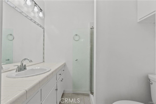 Image 6 of 28 For 5349 Newcastle Avenue 18