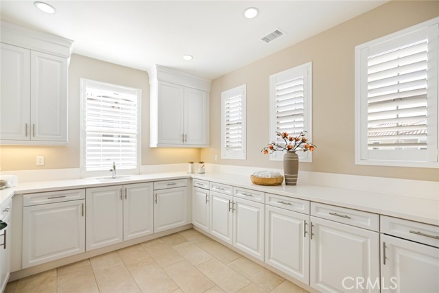 Image 41 of 75 For 2282 Rosecrans Court
