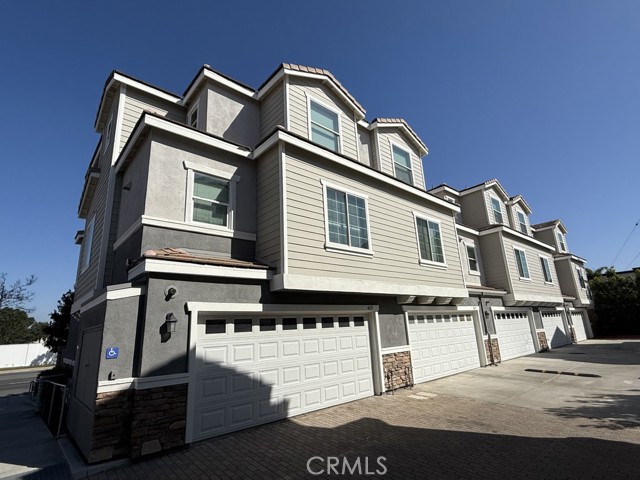Detail Gallery Image 2 of 2 For 4615 Alekona Ct, Cypress,  CA 90630 - 4 Beds | 4 Baths