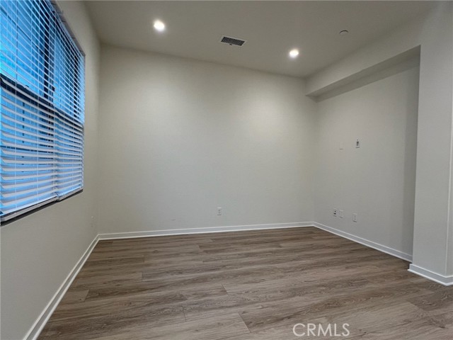 Detail Gallery Image 12 of 27 For 120 Trailing Comet, Irvine,  CA 92618 - 2 Beds | 2/1 Baths