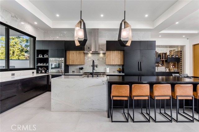 Detail Gallery Image 14 of 75 For 22745 Califa St, Woodland Hills,  CA 91367 - 5 Beds | 4 Baths