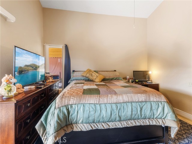 16873 Silica Drive, Victorville CA: https://media.crmls.org/medias/9c6d486f-32e8-4fff-b66f-5b0b086c2db3.jpg