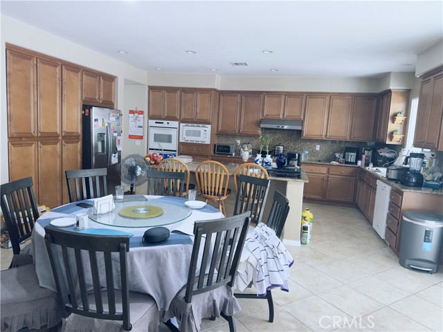 12393 Meritage Court, Rancho Cucamonga CA: https://media.crmls.org/medias/9c6d6be8-5f23-4dde-acfb-2e120d050b01.jpg