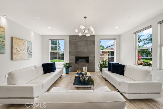 Detail Gallery Image 2 of 27 For 18501 Calle Vista Cir, Porter Ranch,  CA 91326 - 4 Beds | 4 Baths