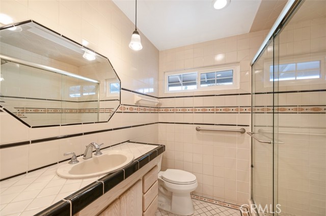 Detail Gallery Image 8 of 19 For 1178 Charleston St, Costa Mesa,  CA 92626 - 4 Beds | 2 Baths