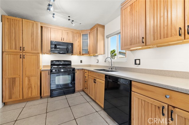 Detail Gallery Image 4 of 29 For 2295 N Tustin St #25,  Orange,  CA 92865 - 1 Beds | 1 Baths