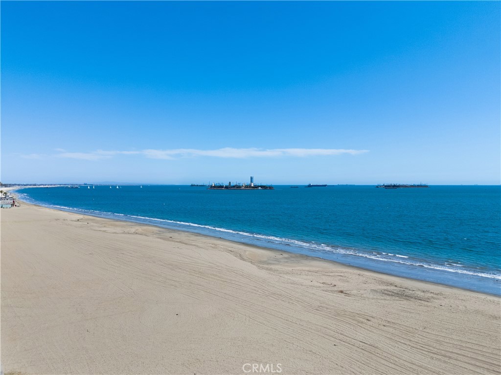 https://media.crmls.org/medias/9c6ed0c0-595d-4537-a0f3-bb6254f39c26.jpg?preset=X-Large
