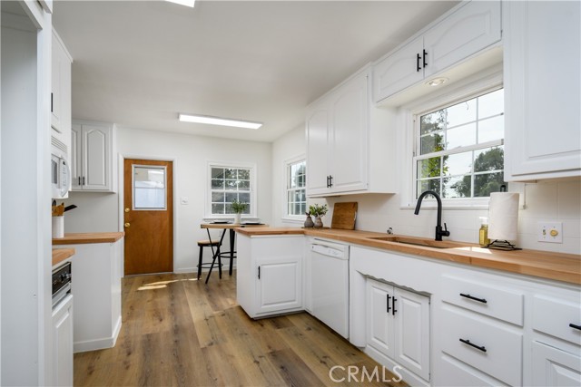 Image 14 of 34 For 8150 Ocean View Avenue