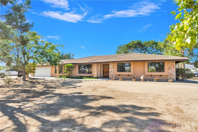 Detail Gallery Image 2 of 50 For 7144 Yosemite Ave, Oak Hills,  CA 92344 - 3 Beds | 2 Baths