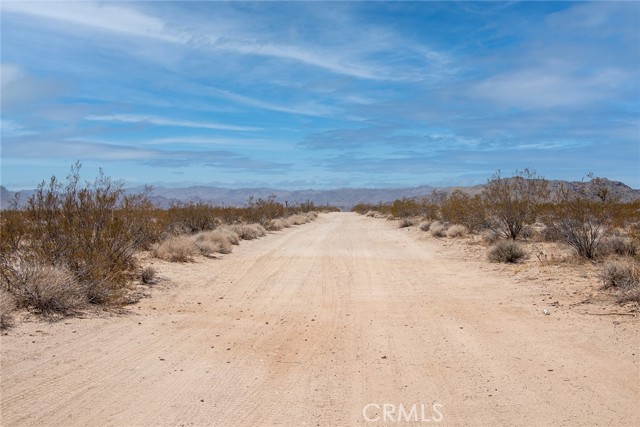 Detail Gallery Image 2 of 6 For 2000 Celeste Rd, Joshua Tree,  CA 92252 - – Beds | – Baths