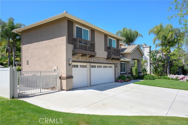 Detail Gallery Image 2 of 72 For 972 Bouquet Cir, Corona,  CA 92881 - 5 Beds | 4 Baths