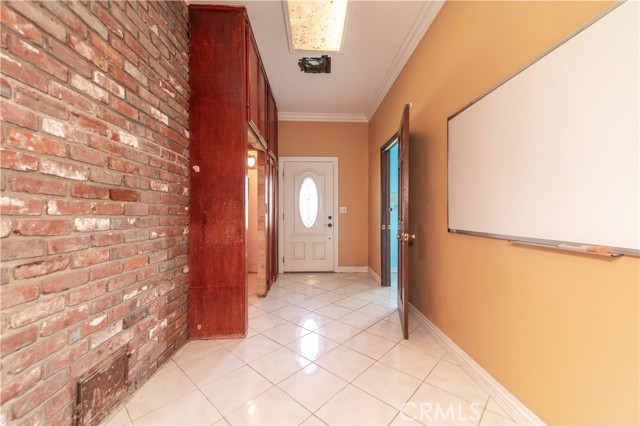 32375 Sage Road, Hemet CA: https://media.crmls.org/medias/9c70e488-85f8-44b6-8e0a-dbecba5595be.jpg