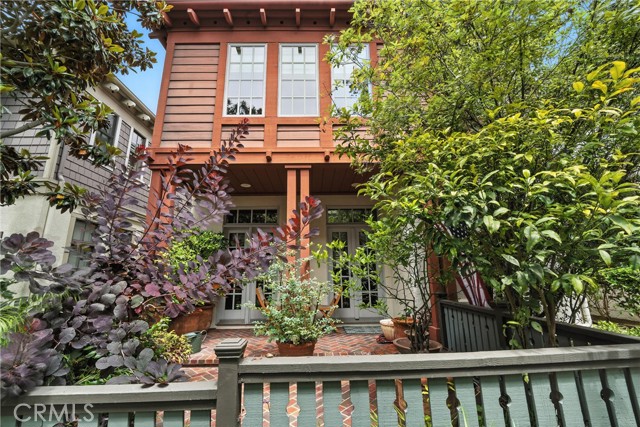 Detail Gallery Image 5 of 54 For 2616 Bungalow Pl, Corona Del Mar,  CA 92625 - 2 Beds | 2/1 Baths