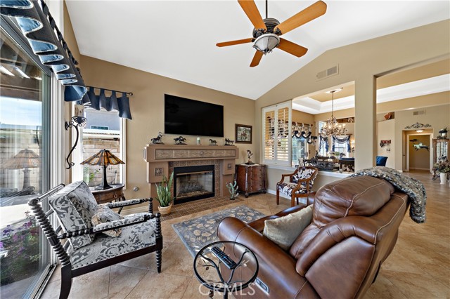 Detail Gallery Image 20 of 68 For 40296 via Estrada, Murrieta,  CA 92562 - 3 Beds | 2/1 Baths