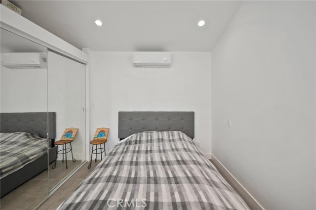 20955 De Mina Street, Woodland Hills CA: https://media.crmls.org/medias/9c71c25e-09ef-436e-aa70-46e5b73700af.jpg
