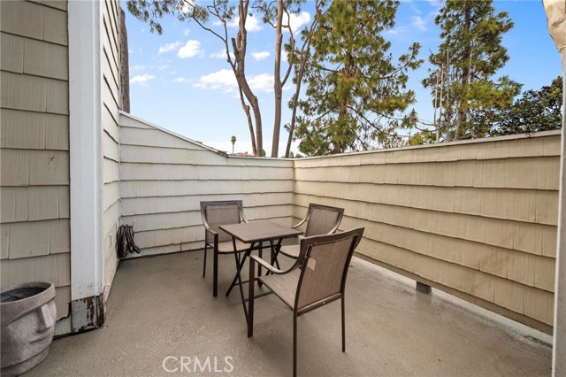 Detail Gallery Image 13 of 34 For 4634 Don Lorenzo Dr a,  Los Angeles,  CA 90008 - 3 Beds | 2/1 Baths