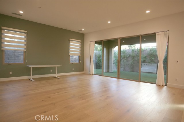 Detail Gallery Image 6 of 31 For 204 Sutters, Irvine,  CA 92602 - 4 Beds | 4/1 Baths