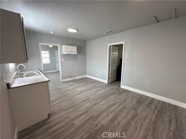 Detail Gallery Image 4 of 16 For 3602 L St, Bakersfield,  CA 93301 - 3 Beds | 1 Baths