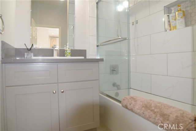 2746 W 14th Street, Los Angeles CA: https://media.crmls.org/medias/9c731ebd-3a55-4afa-8069-0107225db087.jpg
