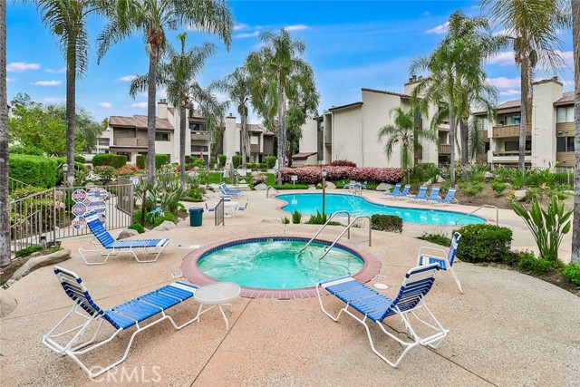 Detail Gallery Image 29 of 31 For 21500 Califa St #135,  Woodland Hills,  CA 91367 - 2 Beds | 2 Baths