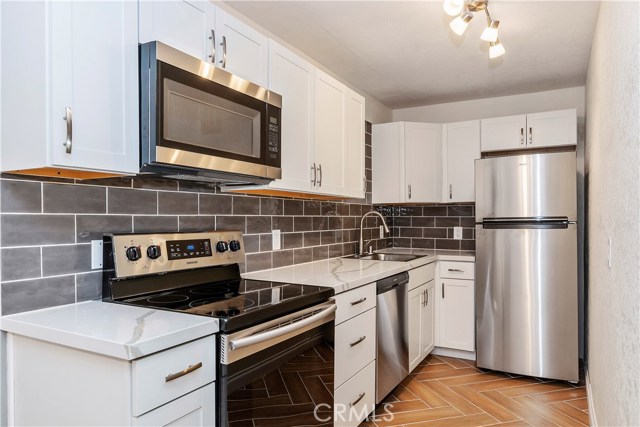 Image 10 for 2875 Los Felices RD #107