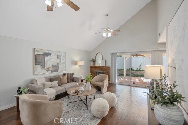 Detail Gallery Image 8 of 41 For 22810 Rio Chico Dr, Valencia,  CA 91354 - 4 Beds | 3 Baths