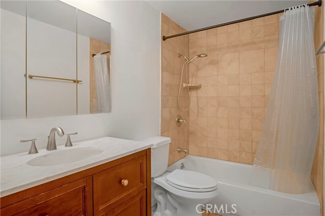 Detail Gallery Image 12 of 22 For 16518 Daphne Ave, Torrance,  CA 90504 - 4 Beds | 2 Baths