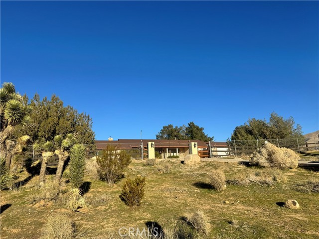 Detail Gallery Image 2 of 58 For 19574 Happy Valley, Apple Valley,  CA 92308 - 4 Beds | 3/1 Baths