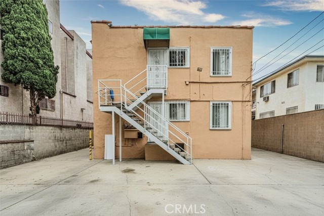 Detail Gallery Image 4 of 8 For 960 S Kingsley, Los Angeles,  CA 90006 - – Beds | – Baths