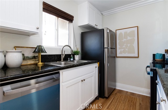 Detail Gallery Image 10 of 25 For 1725 Loma Ave #18,  Long Beach,  CA 90804 - 2 Beds | 1 Baths