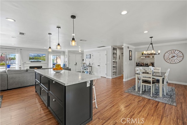 Detail Gallery Image 14 of 36 For 27036 Langside Ave, Canyon Country,  CA 91351 - 5 Beds | 2 Baths