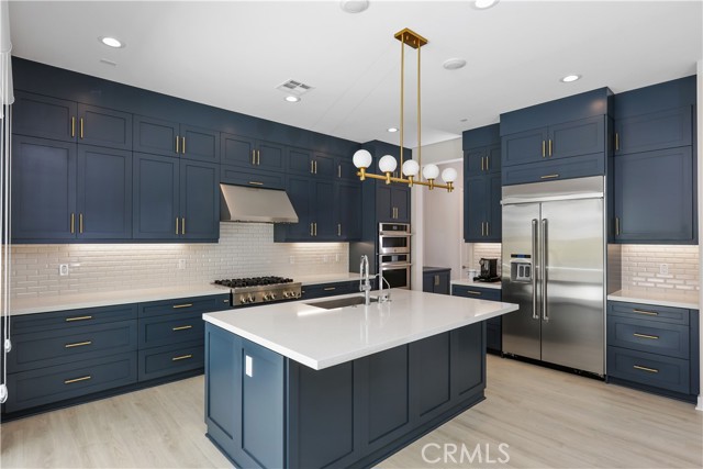 230 Holliston, Lake Forest CA: https://media.crmls.org/medias/9c795d37-d2a8-4791-851a-c710276e6e6c.jpg