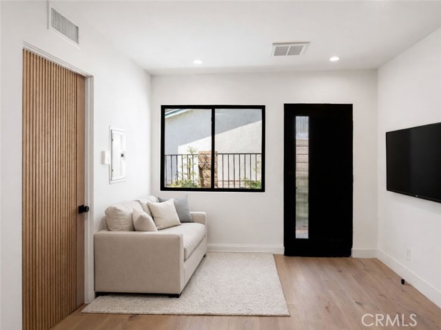 Detail Gallery Image 6 of 13 For 6212 Acadia Ave #B,  Agoura Hills,  CA 91301 - 1 Beds | 1 Baths