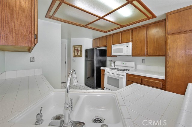 Detail Gallery Image 5 of 20 For 1994 E Cienega Ave a,  Covina,  CA 91724 - 3 Beds | 2/1 Baths