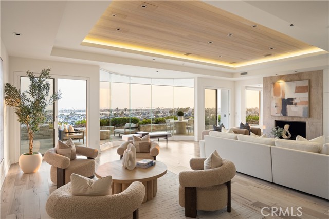 1535 Dolphin Terrace, Corona del Mar CA: https://media.crmls.org/medias/9c7a9d0d-cbe2-4251-b33b-ac69a3965b35.jpg