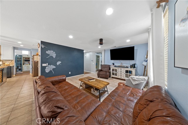 44785 Corte Sanchez, Temecula CA: https://media.crmls.org/medias/9c7affb9-4bda-4375-aad7-16a180ebabfe.jpg