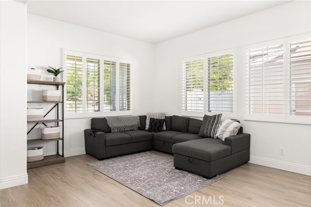 Detail Gallery Image 8 of 47 For 1261 Florence St, Corona,  CA 92882 - 4 Beds | 2 Baths