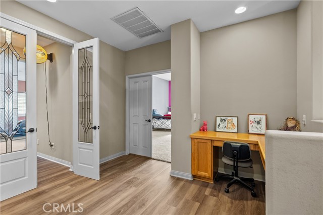 Detail Gallery Image 27 of 72 For 15355 Michael Crest Dr, Canyon Country,  CA 91387 - 5 Beds | 3/1 Baths