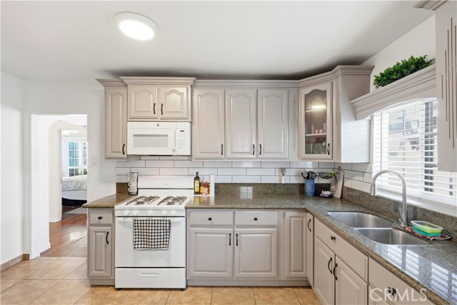 Detail Gallery Image 10 of 21 For 2652 109th, Lynwood,  CA 90262 - 2 Beds | 1 Baths