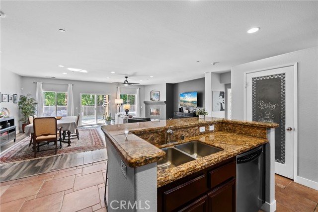 Detail Gallery Image 18 of 38 For 975 Alta Cresta, Palm Springs,  CA 92262 - 4 Beds | 3 Baths