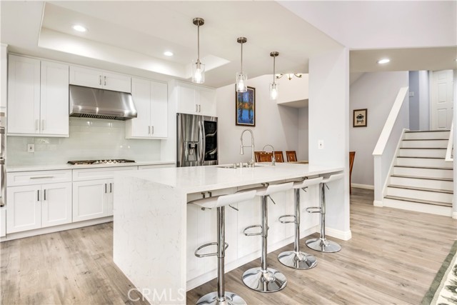 Detail Gallery Image 3 of 28 For 16 Monterey Ct, Manhattan Beach,  CA 90266 - 3 Beds | 3 Baths