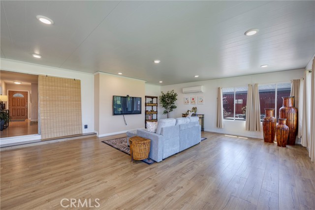 Image 13 of 63 For 1519 Victoria