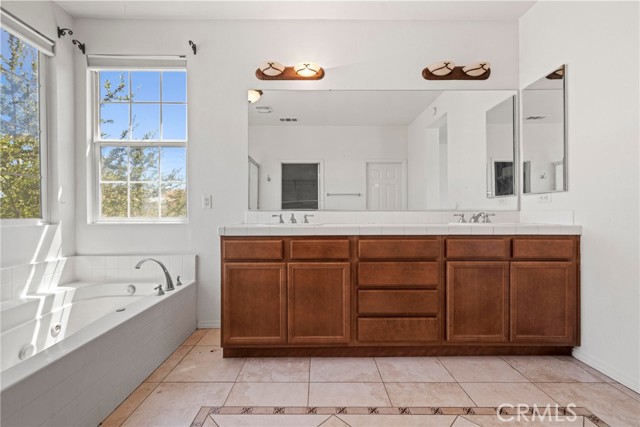 Detail Gallery Image 29 of 59 For 5080 Meadowsweet Dr, Palmdale,  CA 93551 - 4 Beds | 2/1 Baths