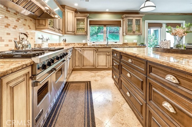 Detail Gallery Image 18 of 65 For 4751 Topeka Dr, Tarzana,  CA 91356 - 5 Beds | 6 Baths