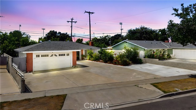 1838 S Artesia Street, Santa Ana CA: https://media.crmls.org/medias/9c81dd31-ee9b-4eb1-8f61-2ef53d82468b.jpg