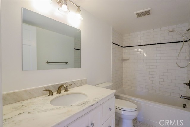 28 Malaga Place, Manhattan Beach, California 90266, 4 Bedrooms Bedrooms, ,2 BathroomsBathrooms,Townhouse,For Sale,Malaga,SB24141342